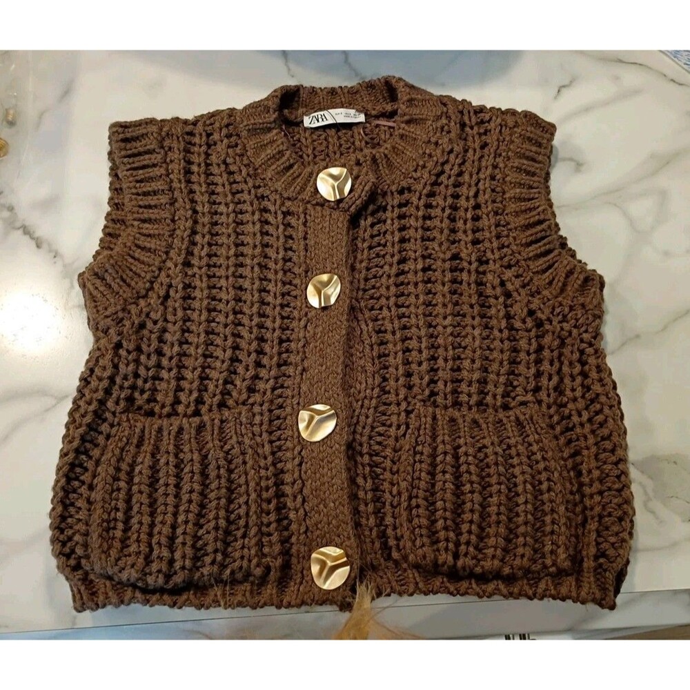 Zara S chocolate brown chunky knit cropped vest W/ Textured gold buttons Pockets